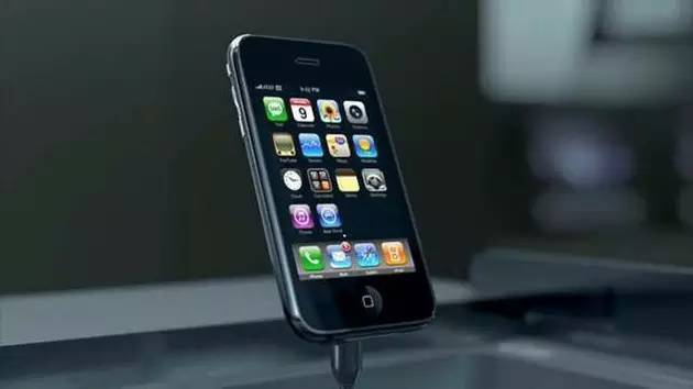 iPhone3G（2008）：你一直期待的 “The iPhone you have been waiting for”