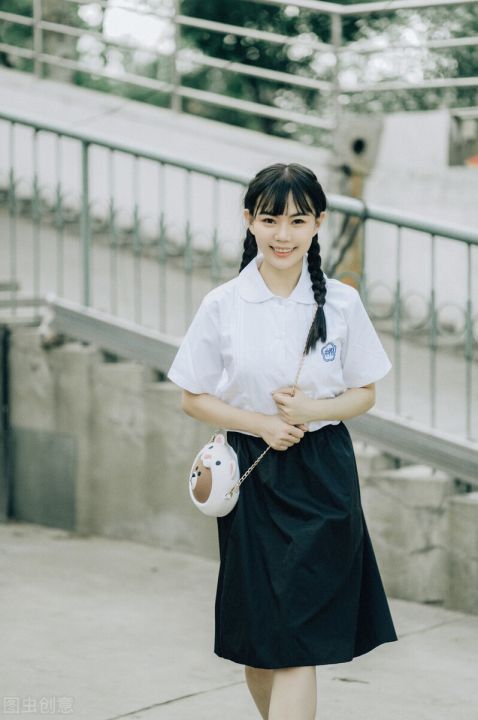 家有小女初长成（赞美小女儿初长成大的唯美诗句）